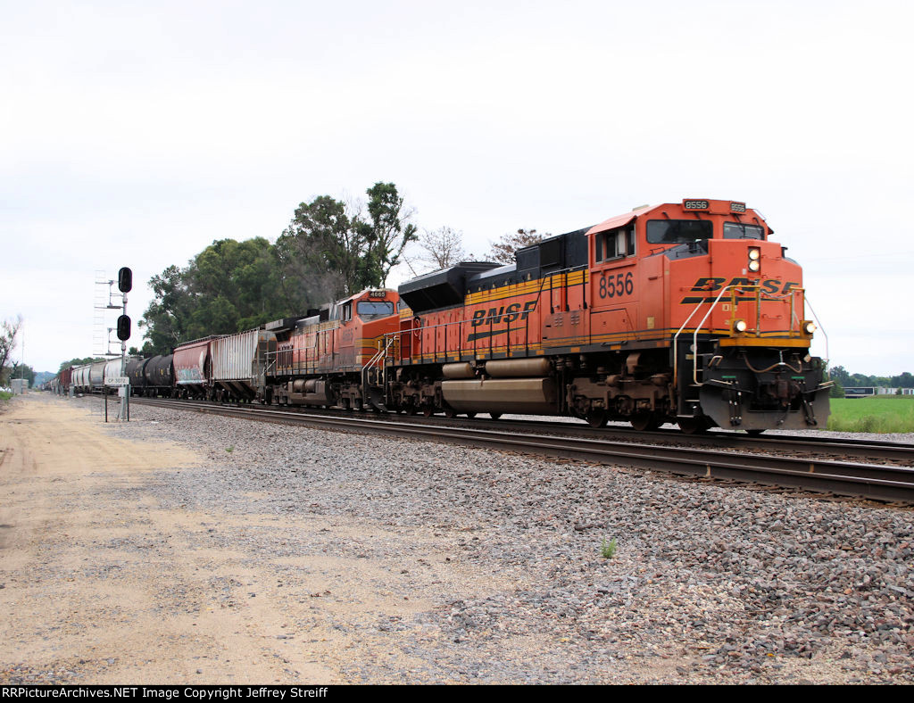 BNSF 8556